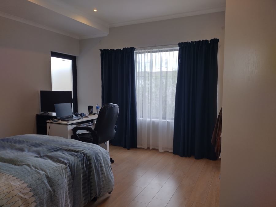 3 Bedroom Property for Sale in Parklands North Western Cape